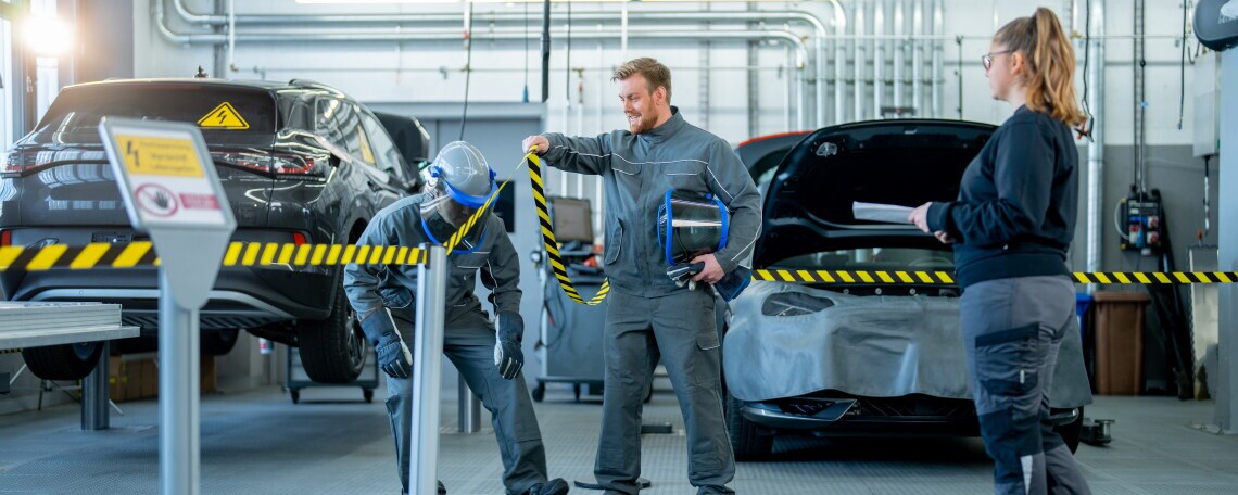 Automobil Diagnostiker/-in Porsche 80-100%, 1. Bild