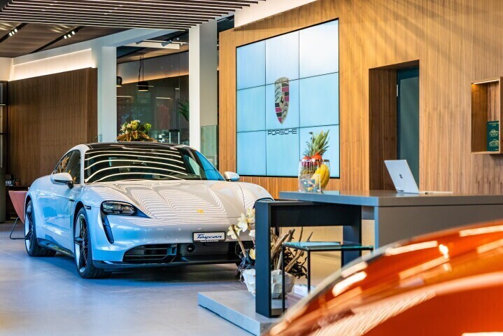 Mitarbeiter Empfang Porsche (m/w/d) 100%, 1. Bild